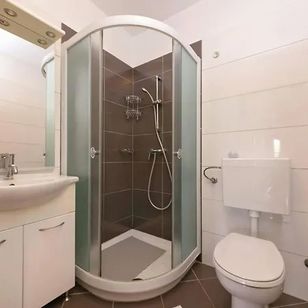 Appartement App Marina 3 *